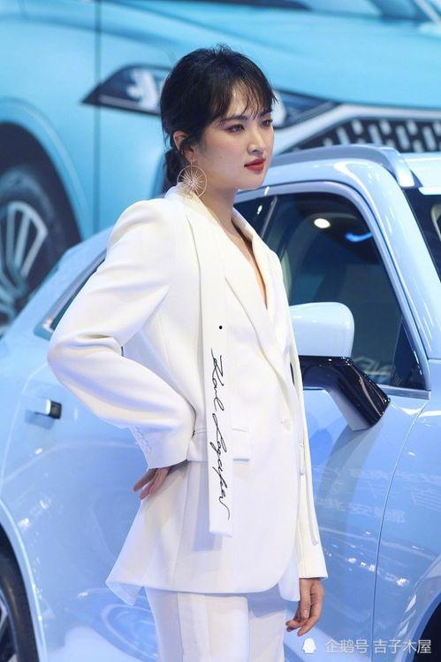 傅总，太太马甲又被曝光了（难哄，傅少偏爱大佬千金）